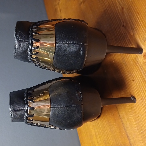 Fergie heels - Picture 4 of 14